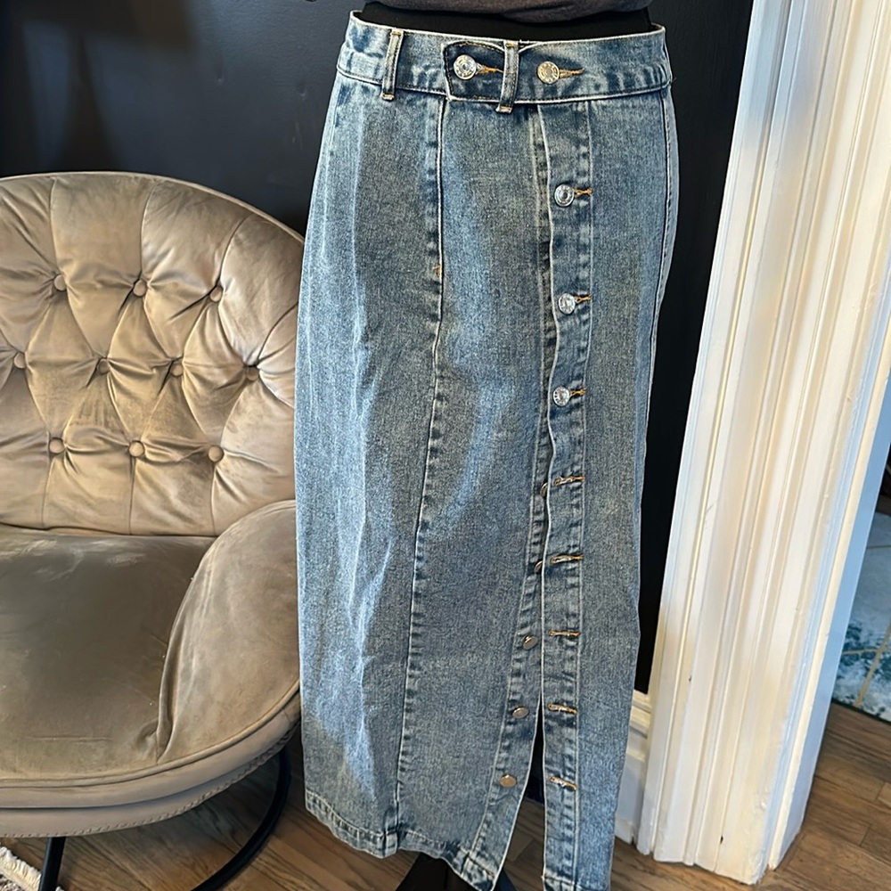 Women’s sexy jean skirt medium NWOT long